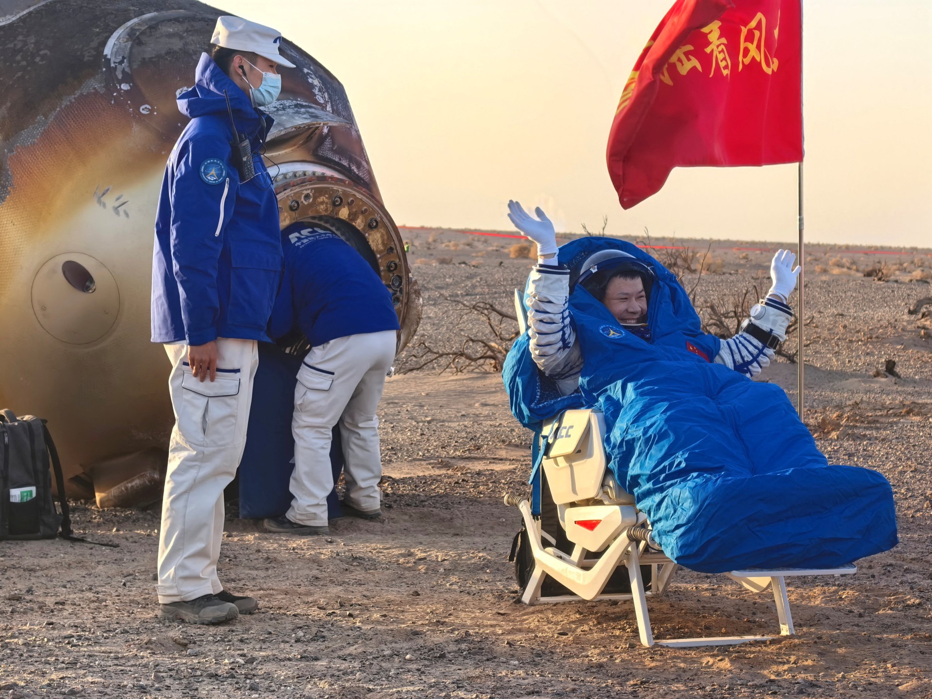La Cina invia una navicella spaziale per recuperare gli astronauti bloccati