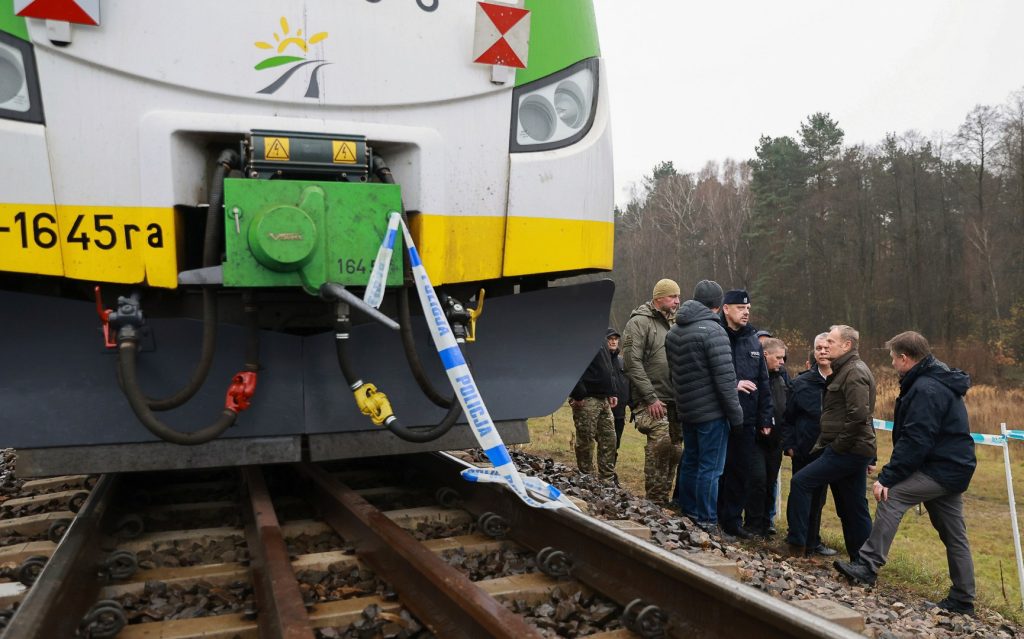 La Polonia accusa di esplosione ferroviaria due ucraini che presumibilmente lavoravano per la Russia
