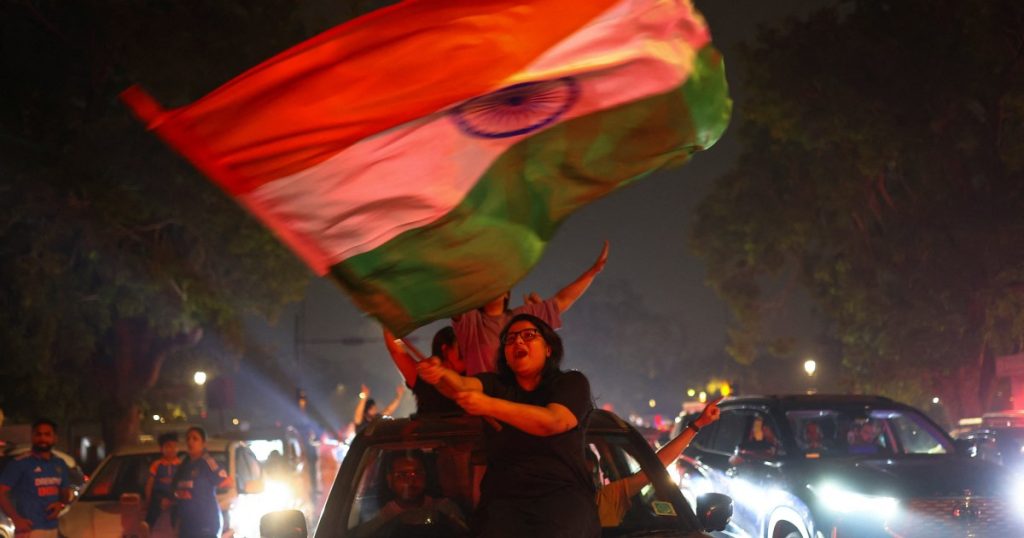 Narendra Modi rende omaggio alla squadra di cricket femminile dopo la vittoria della Coppa del Mondo