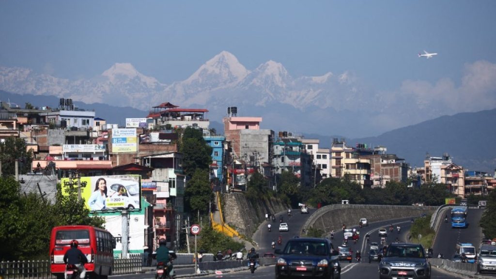 Una valanga ha colpito il monte Yalung Ri in Nepal, uccidendo sette alpinisti