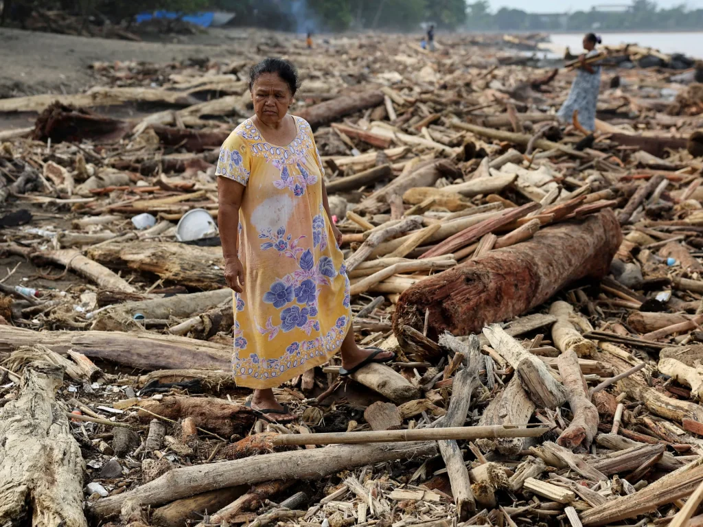 Almeno 1.250 persone morte: cosa ha causato le devastanti inondazioni in Asia?