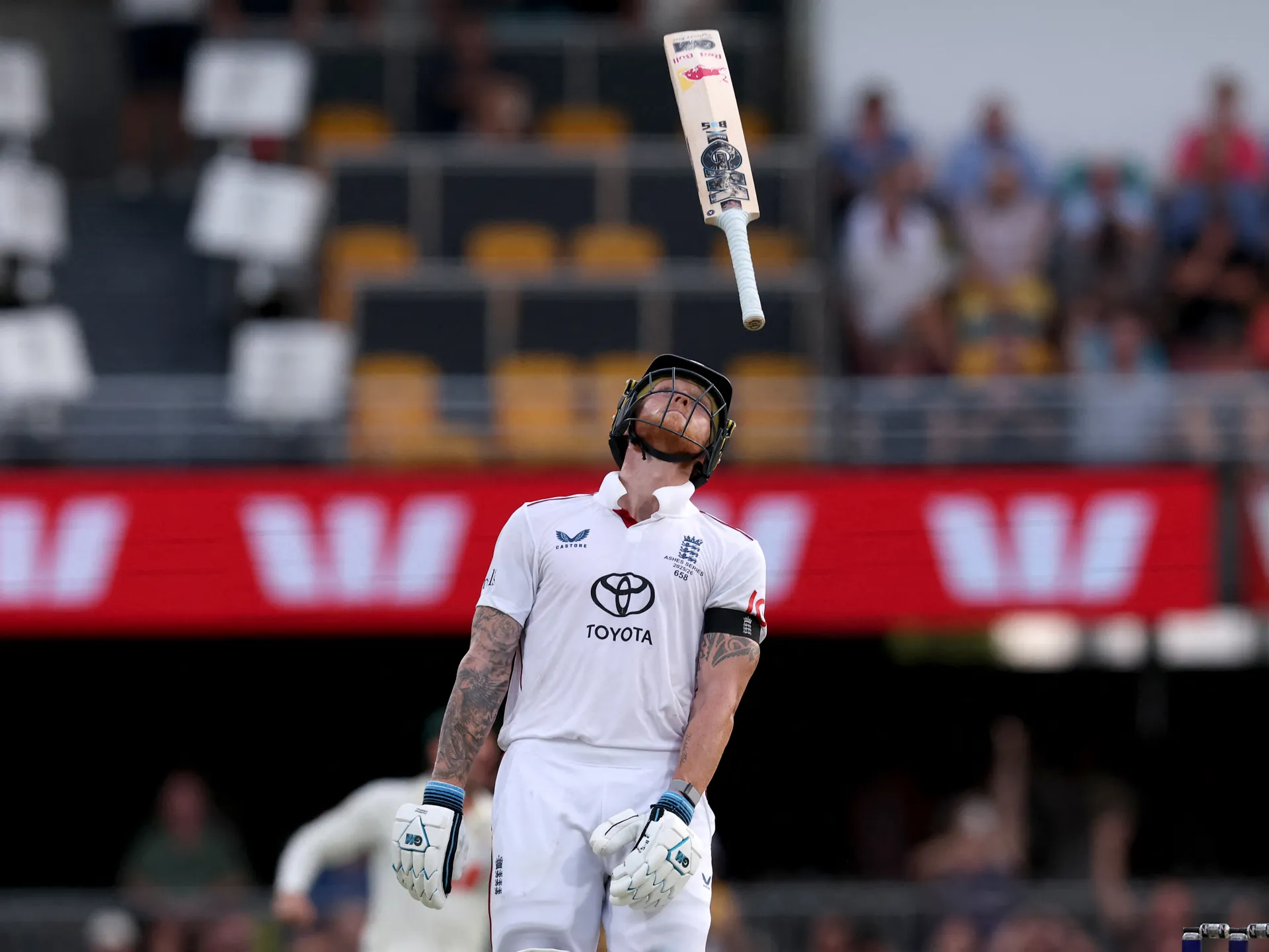 L'Australia domina l'Inghilterra vincendo il secondo test a Brisbane