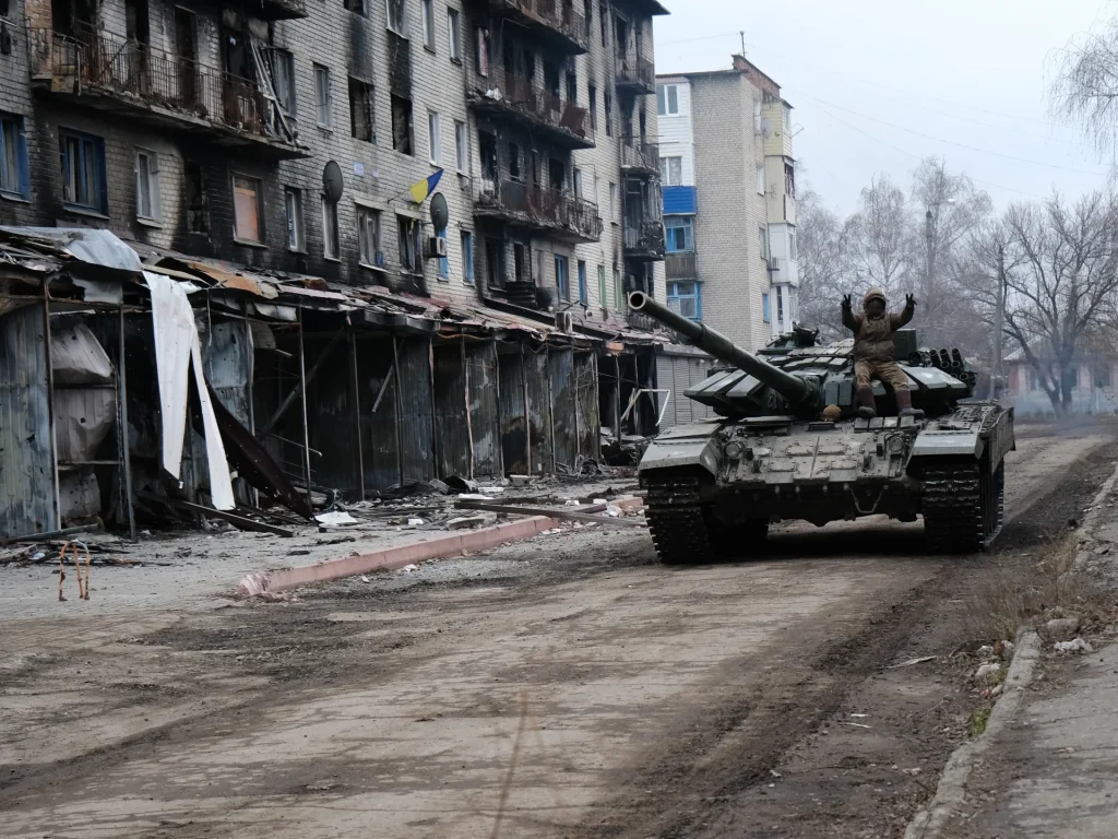 Le forze russe conquistano la città di Siversk mentre le truppe ucraine si ritirano