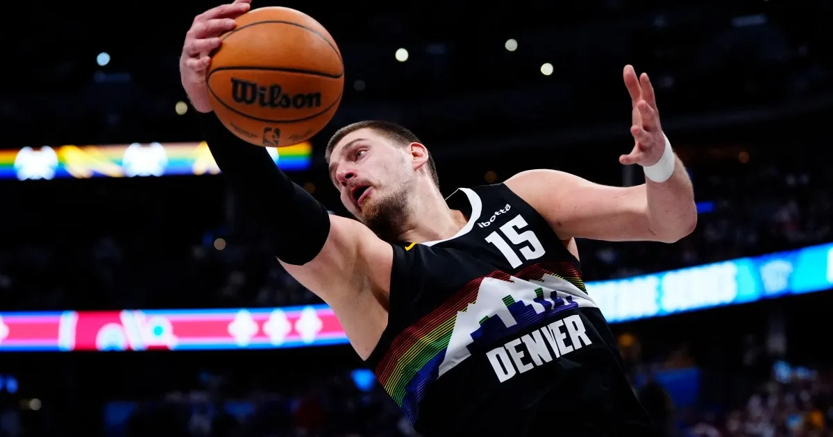 Jokic stabilisce il nuovo record di tripla doppia NBA nella vittoria dei Nuggets OT sui Wolves