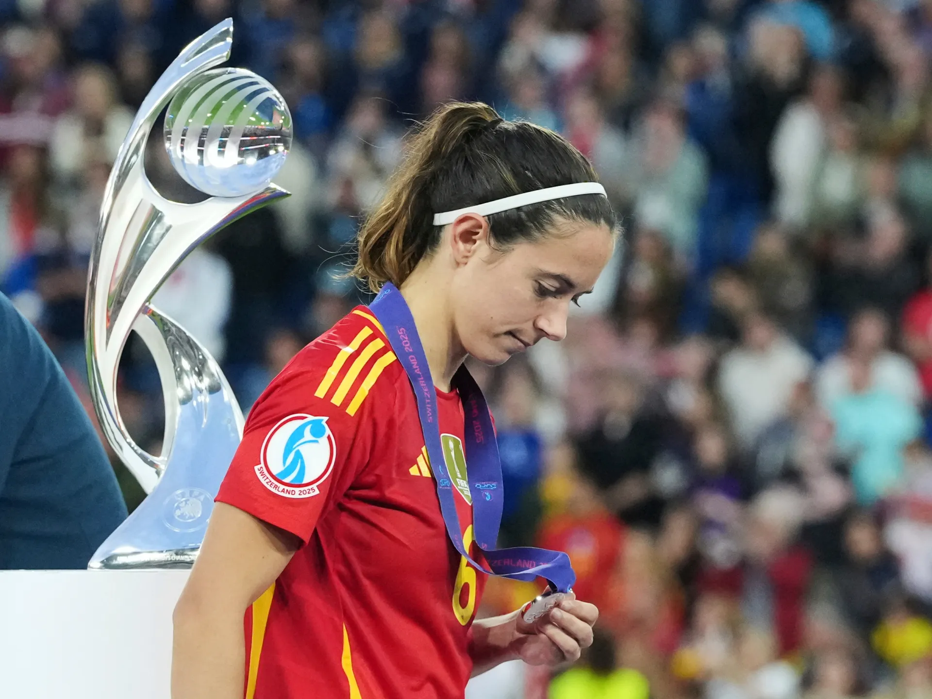 Aitana Bonmati si è rotta una gamba durante l'allenamento in Spagna
