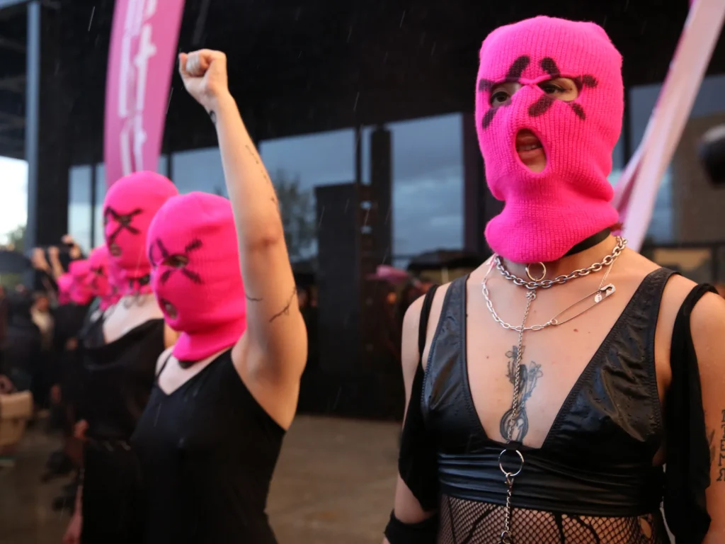 Il tribunale russo designa la band punk Pussy Riot come gruppo "estremista".