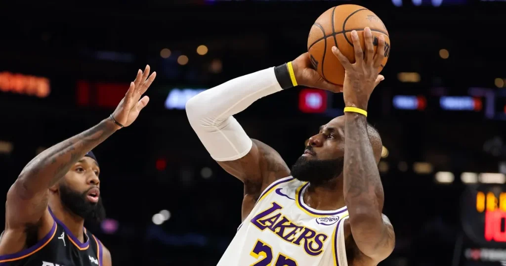 LeBron James trascina i Lakers alla vittoria in rimonta sui Suns in NBA