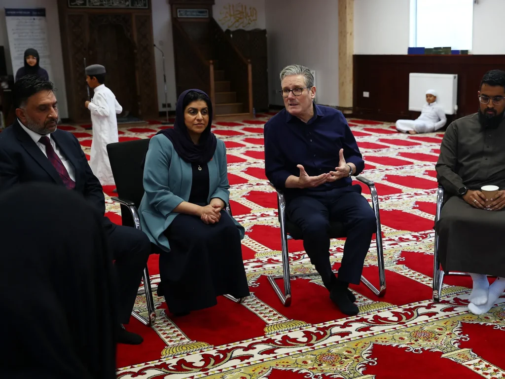 Perché il governo del Regno Unito non riesce a definire l'islamofobia?