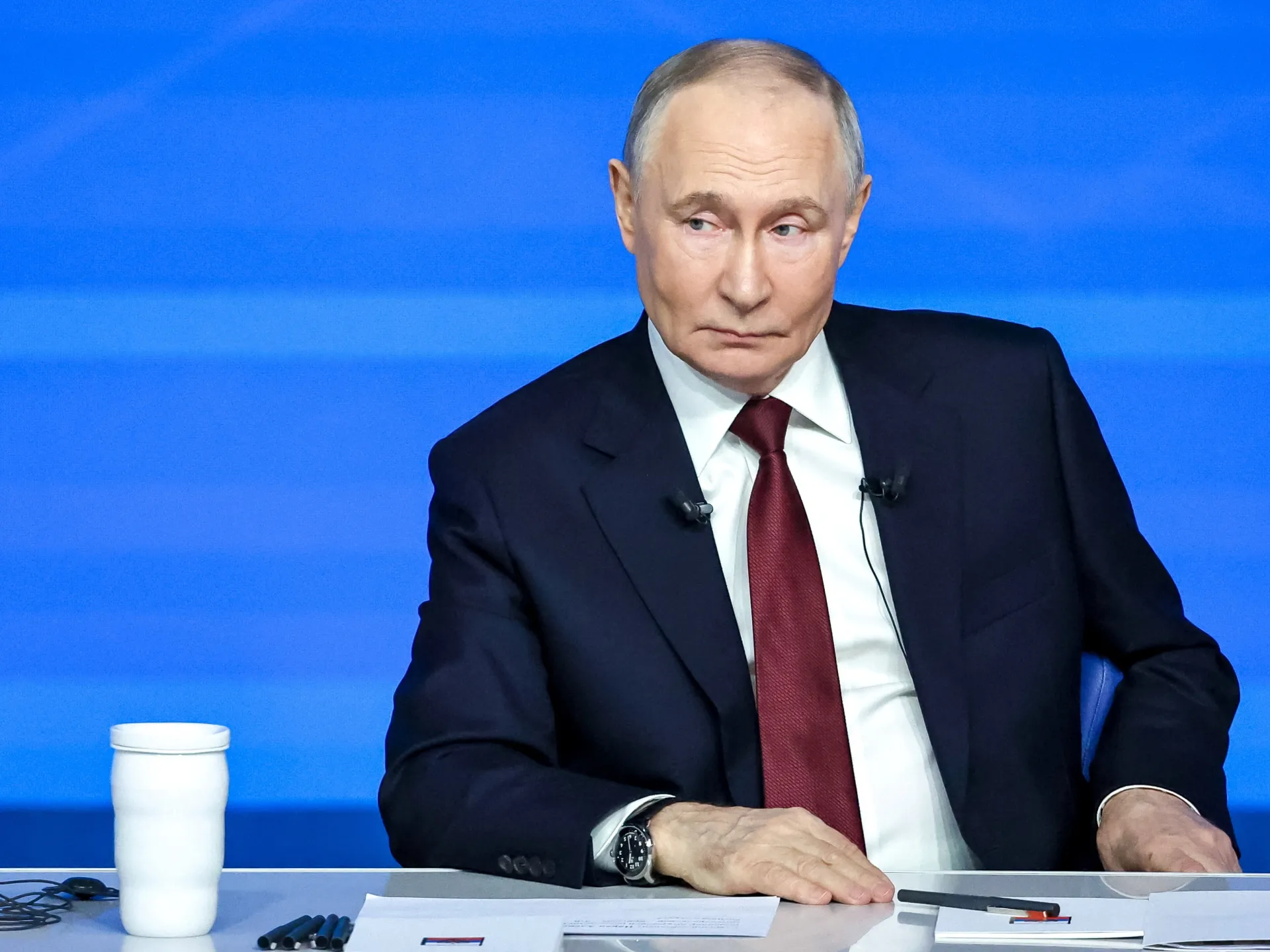 Putin prende di mira Zelenskyj nel corso delle domande e risposte annuali, afferma che Kiev non si piegherà a terra
