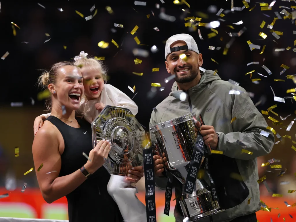 Kyrgios batte Sabalenka 6-3, 6-3 nella resa dei conti di tennis "Battle of the Sexes"