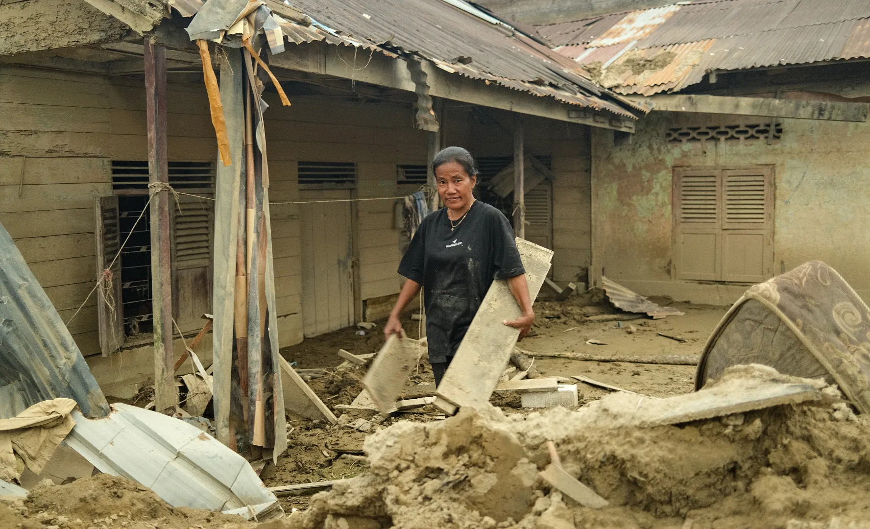 Inondazioni mortali devastano l'Indonesia, lasciando famiglie sfollate e senza casa | Notizie sulle inondazioni