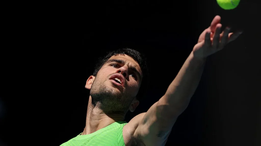 Alcaraz brilla nella 100esima partita del Grande Slam mentre Sabalenka e Gauff balbettano