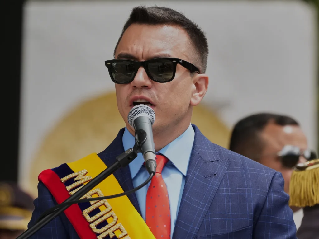 L’Ecuador annuncia dazi del 30% sulla Colombia per il traffico di droga