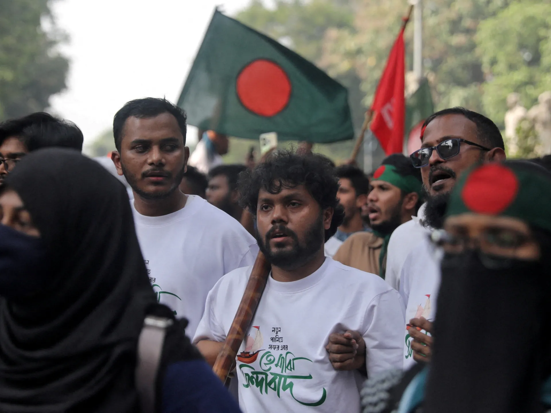 Dare un senso all'effetto Hadi del Bangladesh che influenza il voto