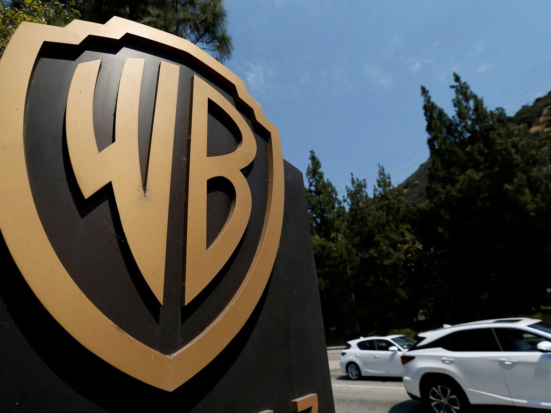 Gli investitori della Warner Bros. sono divisi sull'offerta alla Paramount Skydance