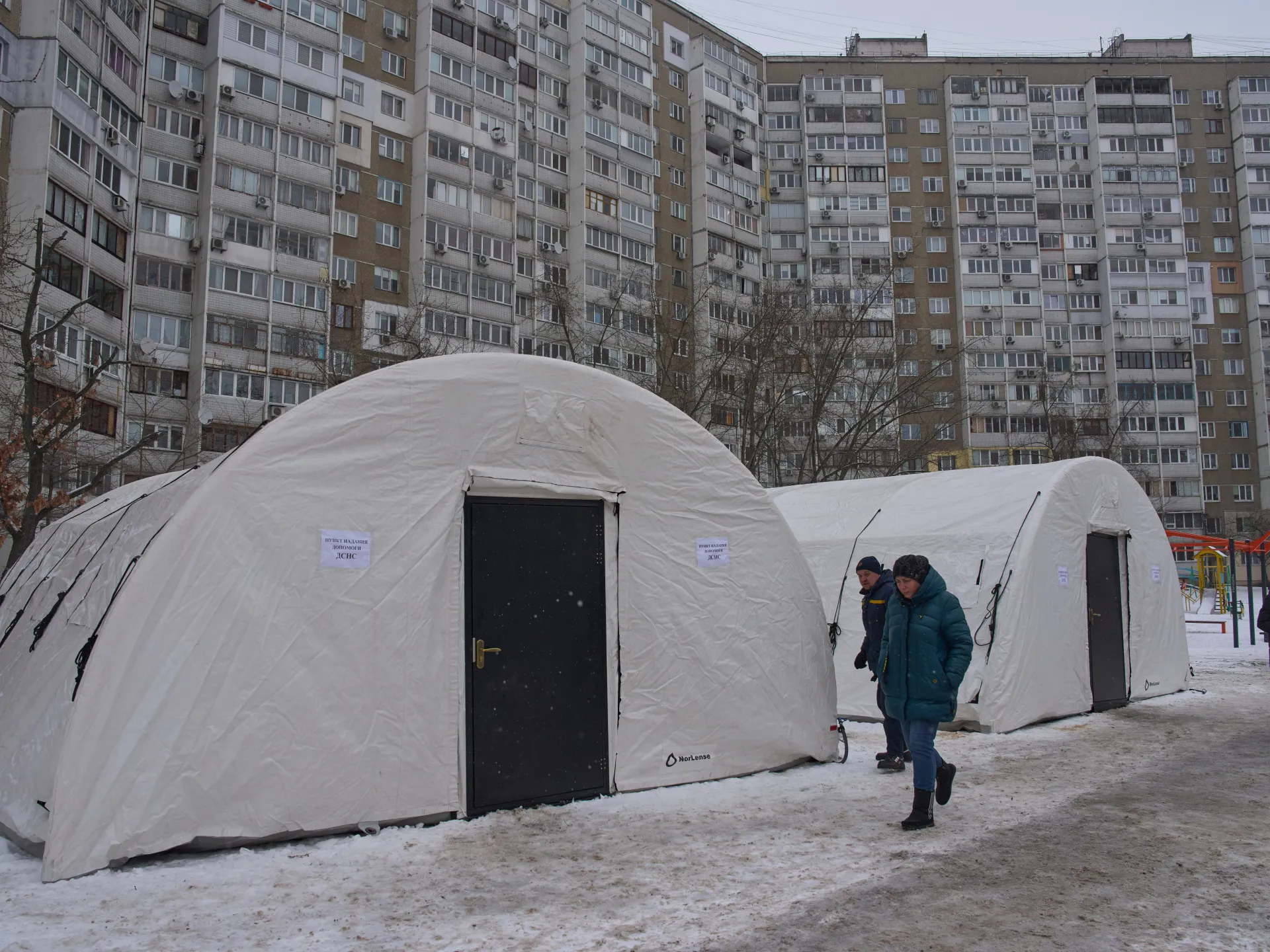 L’Ucraina è alla ricerca di energia mentre gli attacchi russi colpiscono le infrastrutture