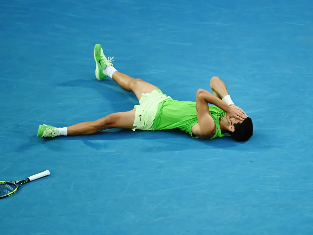 Alcaraz batte Zverev e batte il record dello Slam raggiungendo la finale dell'Australian Open
