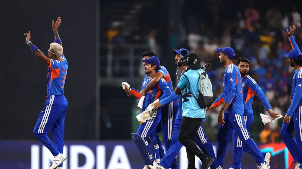 L'India martella il Pakistan per qualificarsi ai Super Eights della Coppa del Mondo T20
