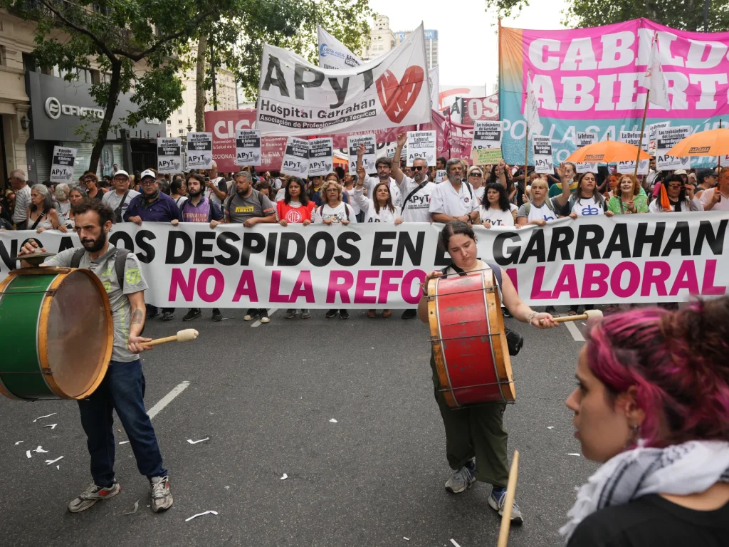 Lo sciopero sulle riforme del lavoro porta la capitale argentina quasi a un punto morto
