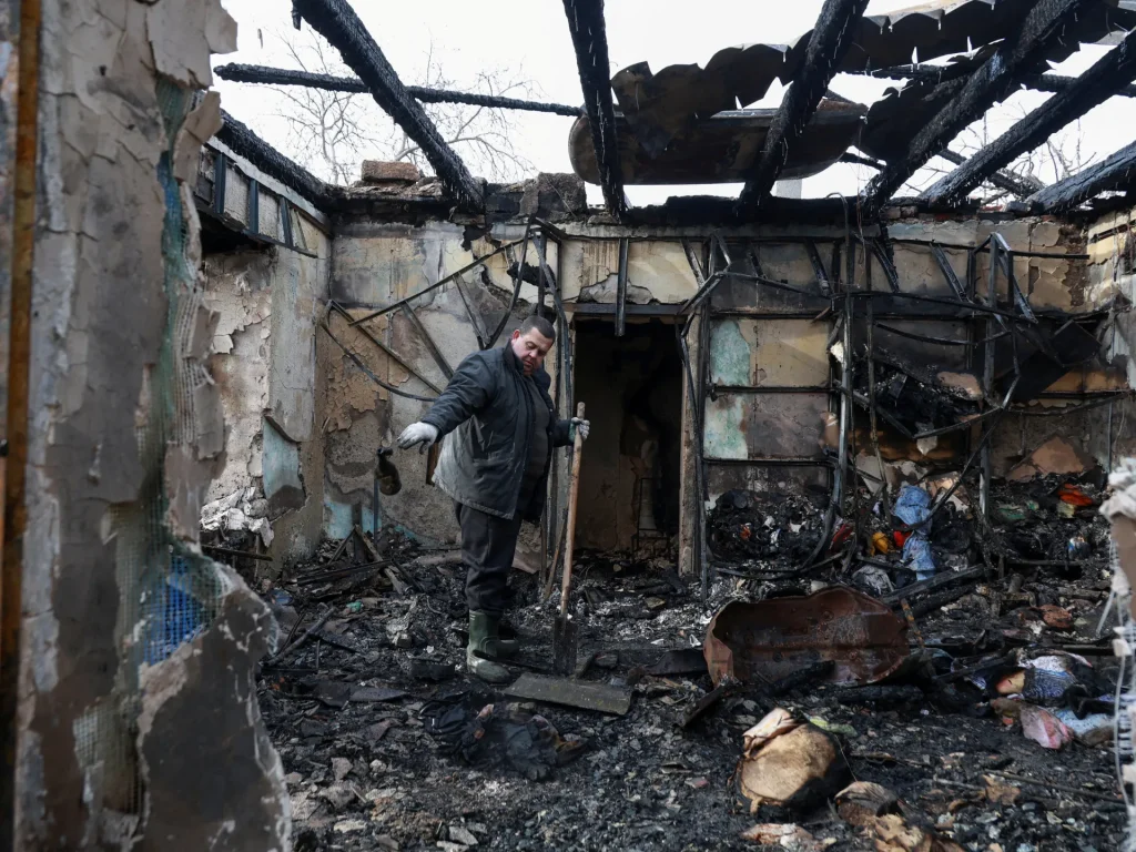 L'attacco russo a Kharkiv uccide due persone, l'Ucraina colpisce un impianto missilistico