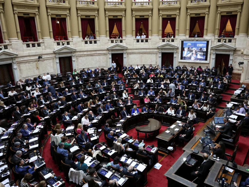 La Camera dei Deputati argentina approva il controverso disegno di legge sulla riforma del lavoro