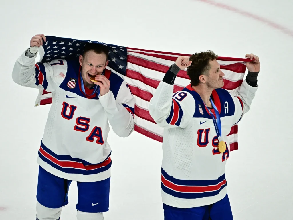 Il post della Casa Bianca dopo la vittoria degli Stati Uniti nell'hockey sul Canada suscita polemiche