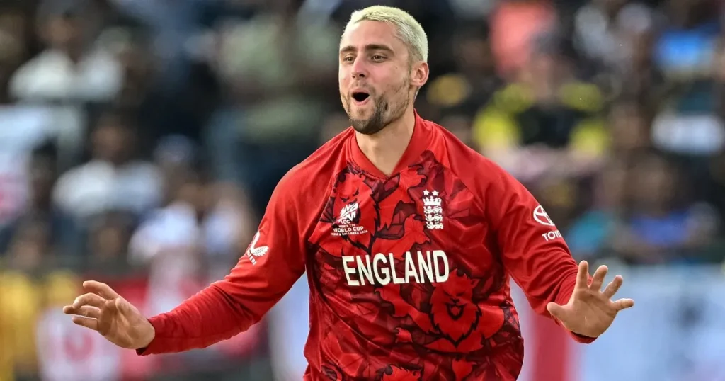 I giocatori di bowling inglesi schiacciano lo Sri Lanka nella gara di apertura Super Eight della Coppa del Mondo T20