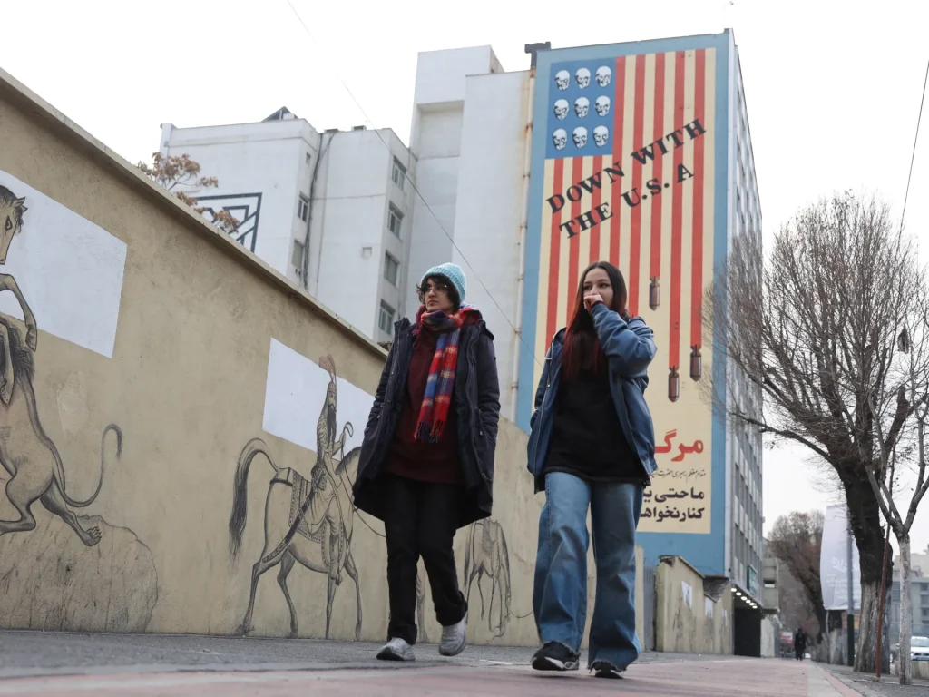 Gli Stati Uniti impongono sanzioni alla “flotta ombra” accusata di trasportare petrolio iraniano