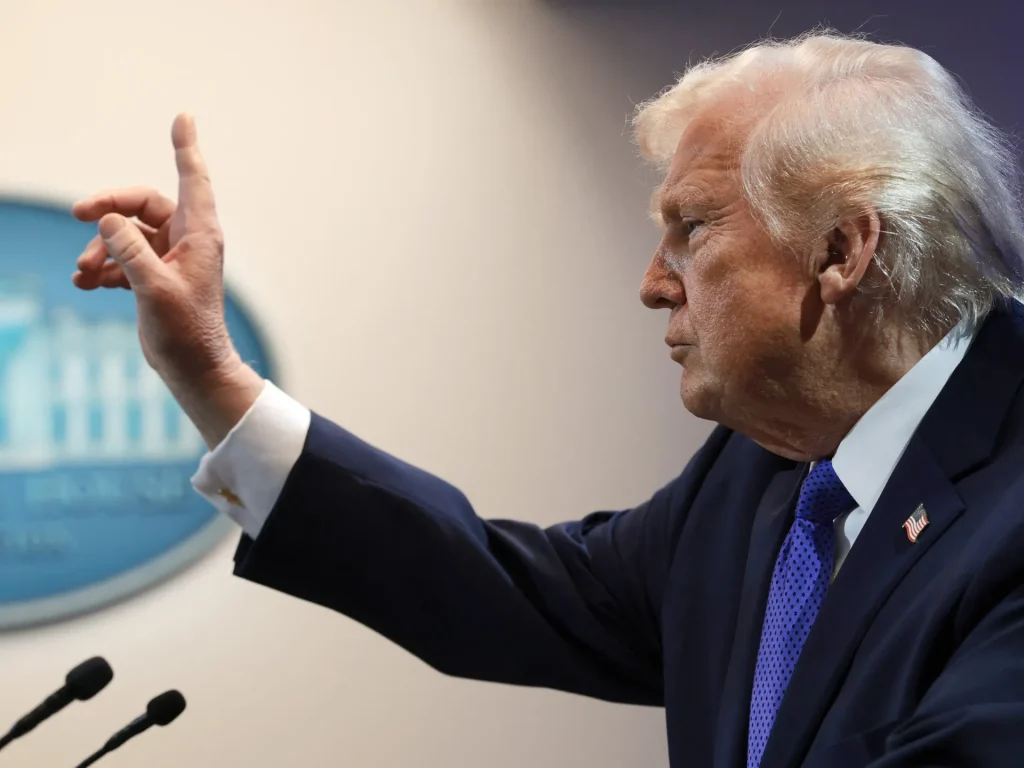 Il mondo reagisce mentre la Corte Suprema degli Stati Uniti limita i poteri tariffari di Trump