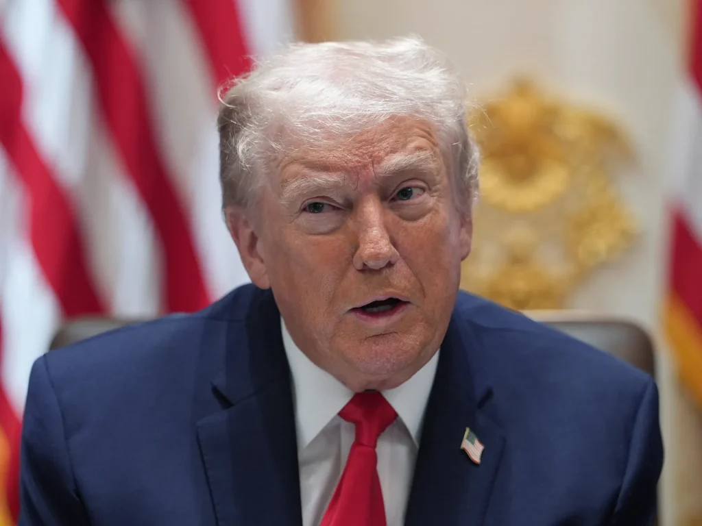 Trump taglia le tariffe sull’India al 18% mentre Modi accetta di smettere di acquistare petrolio russo