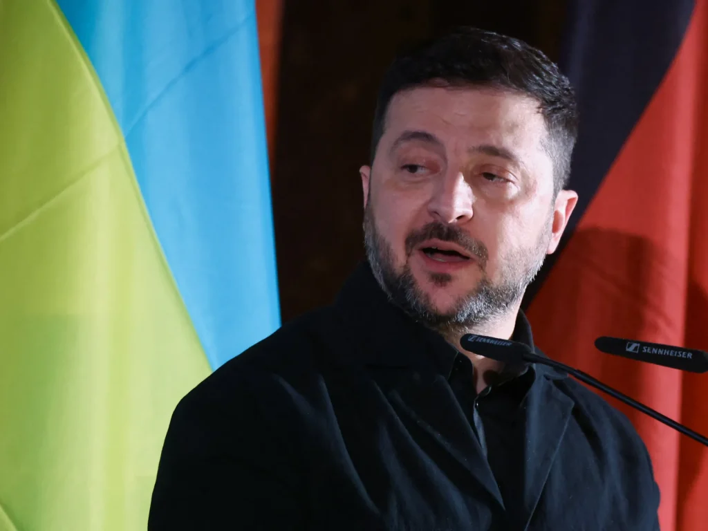 Zelenskyj afferma che gli Stati Uniti “troppo spesso” spingono l’Ucraina, non la Russia, a fare concessioni