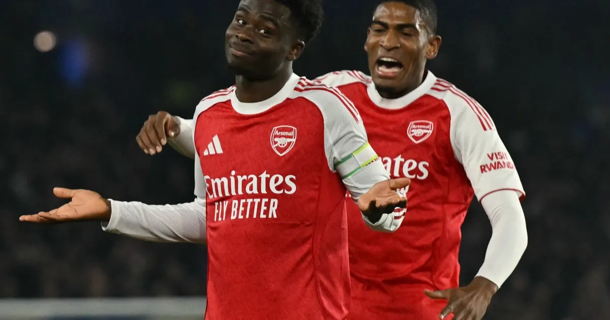 Saka aiuta l'Arsenal a vincere mentre il Man United perde contro il Newcastle in Premier League
