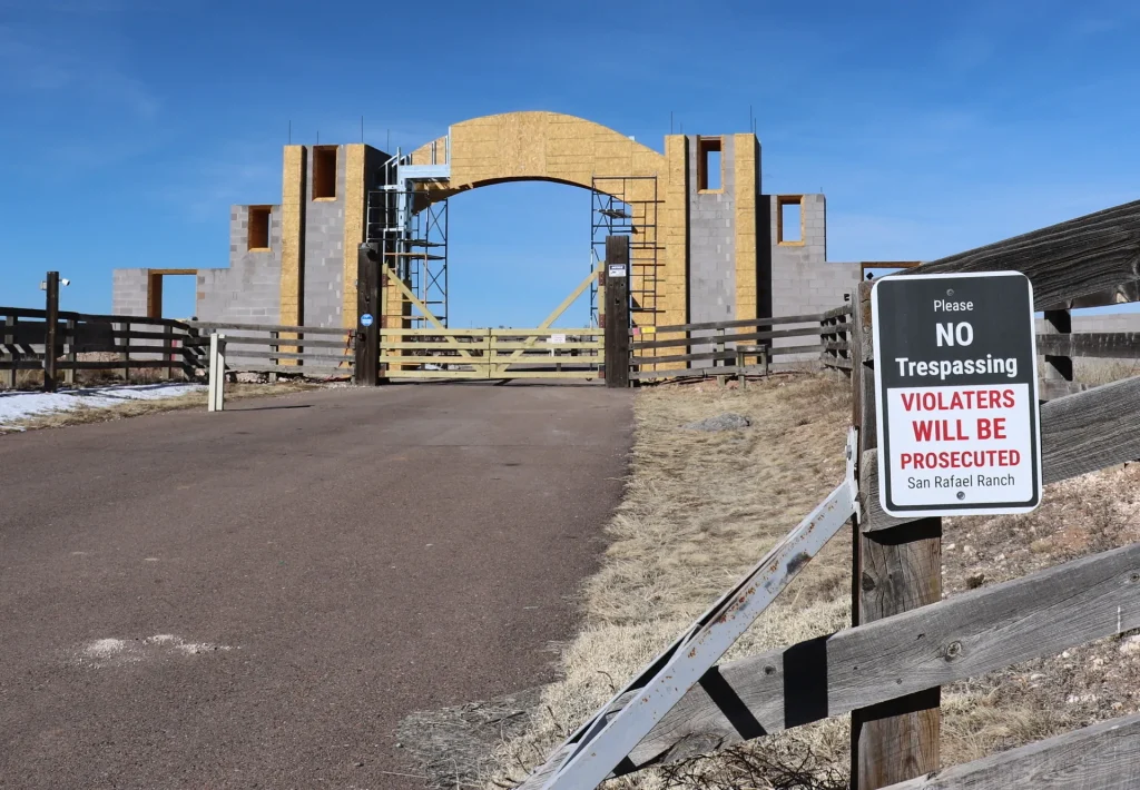 Gli investigatori statunitensi iniziano la ricerca dell'ex ranch di Epstein nel New Mexico