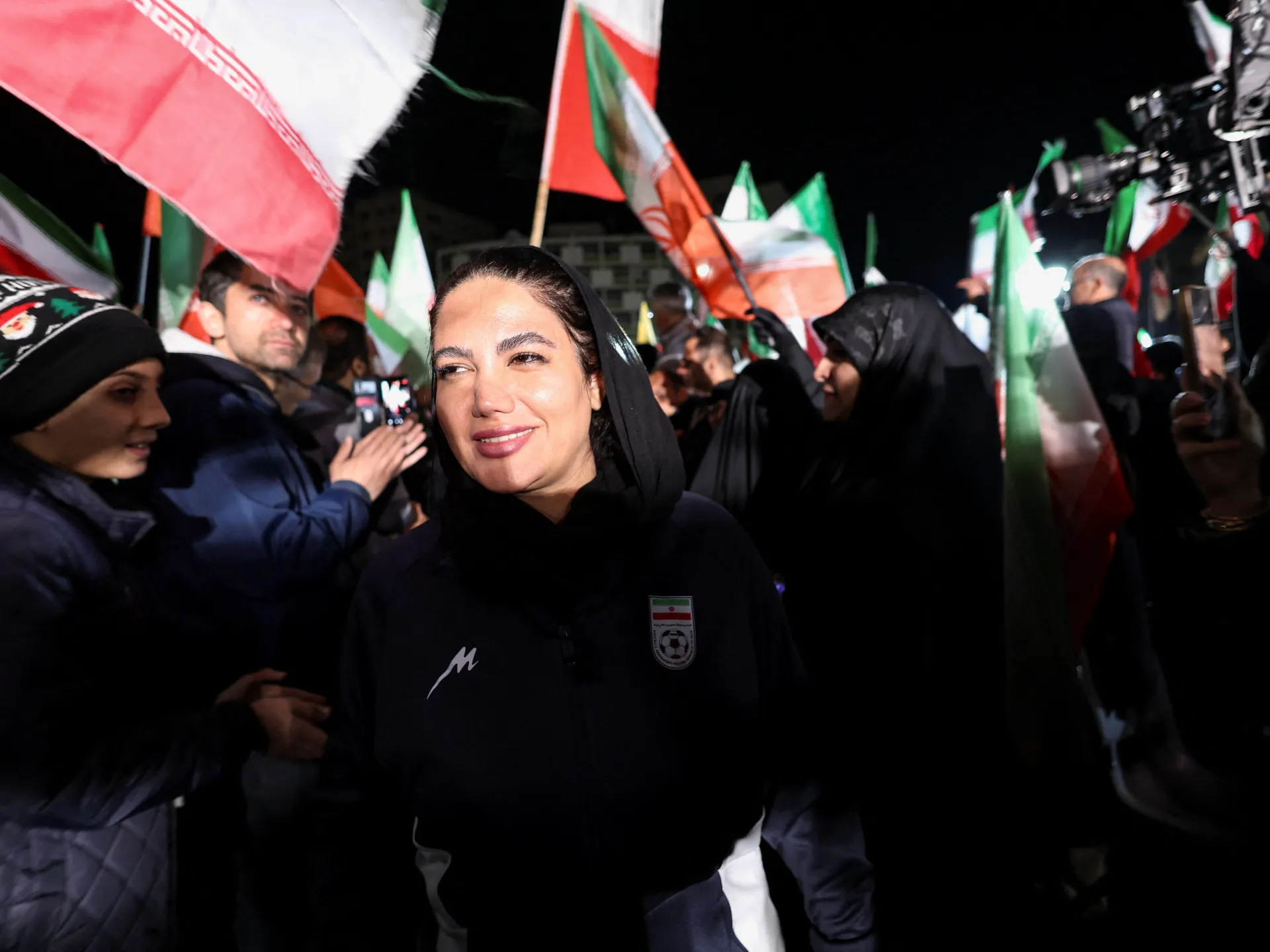 La squadra di calcio femminile iraniana ha festeggiato a Teheran dopo la battaglia per l'asilo alla Coppa d'Asia