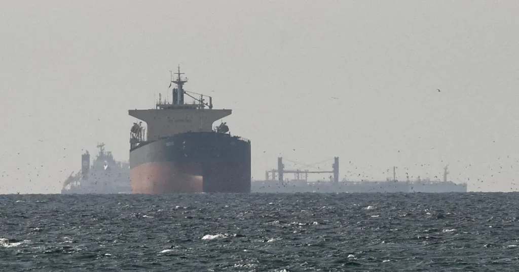L’Iran incolpa gli Stati Uniti e Israele per le tensioni di Hormuz mentre la crisi mette a rischio le forniture energetiche