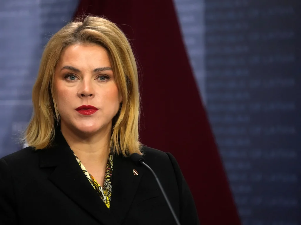 Estonia e Lettonia segnalano incursioni di droni dallo spazio aereo russo