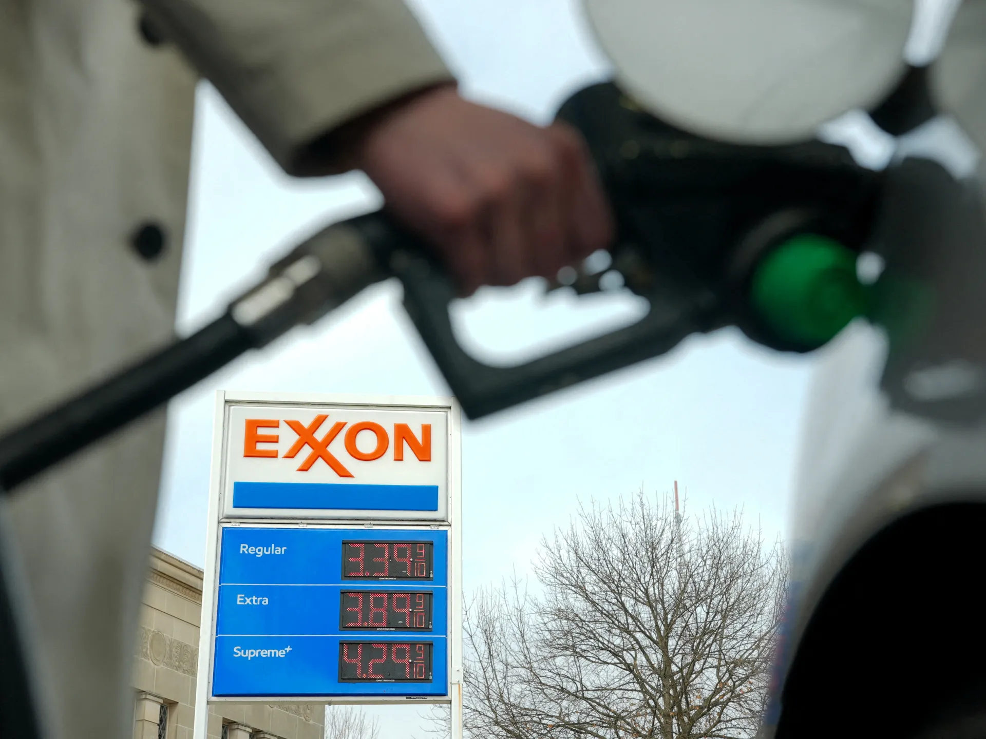 Il petrolio potrebbe toccare i 200 dollari al barile? Gli analisti non pensano più che sia inverosimile