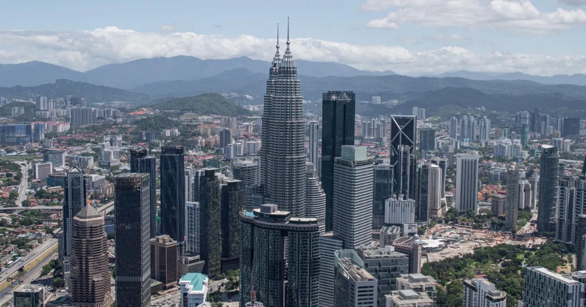 La Malesia si muove per inasprire le regole per gli espatriati, sollevando timori di fuga di talenti