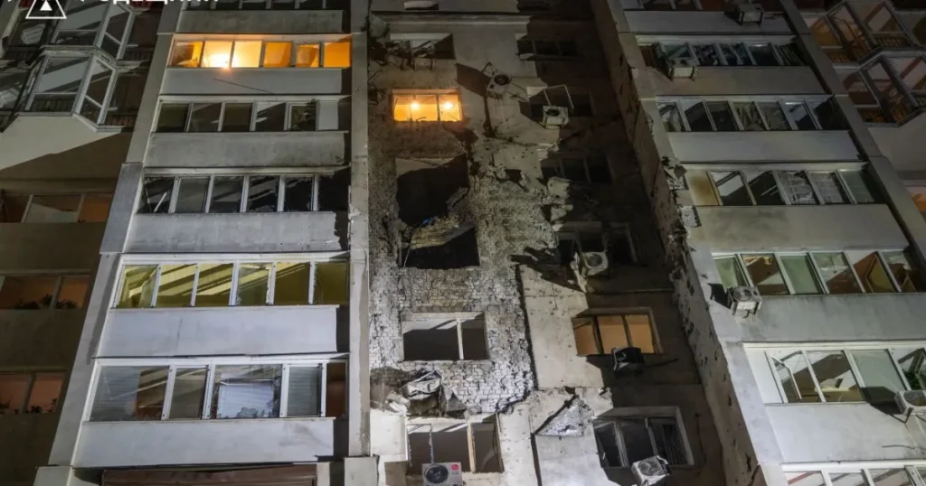 Gli attacchi russi contro l'Ucraina uccidono 4 persone mentre l'accordo per porre fine alla guerra si affievolisce