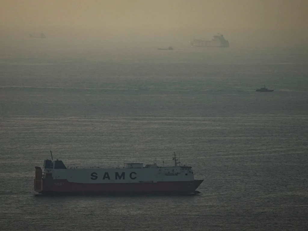 L'Iran afferma che le navi "non ostili" possono passare in sicurezza attraverso lo Stretto di Hormuz