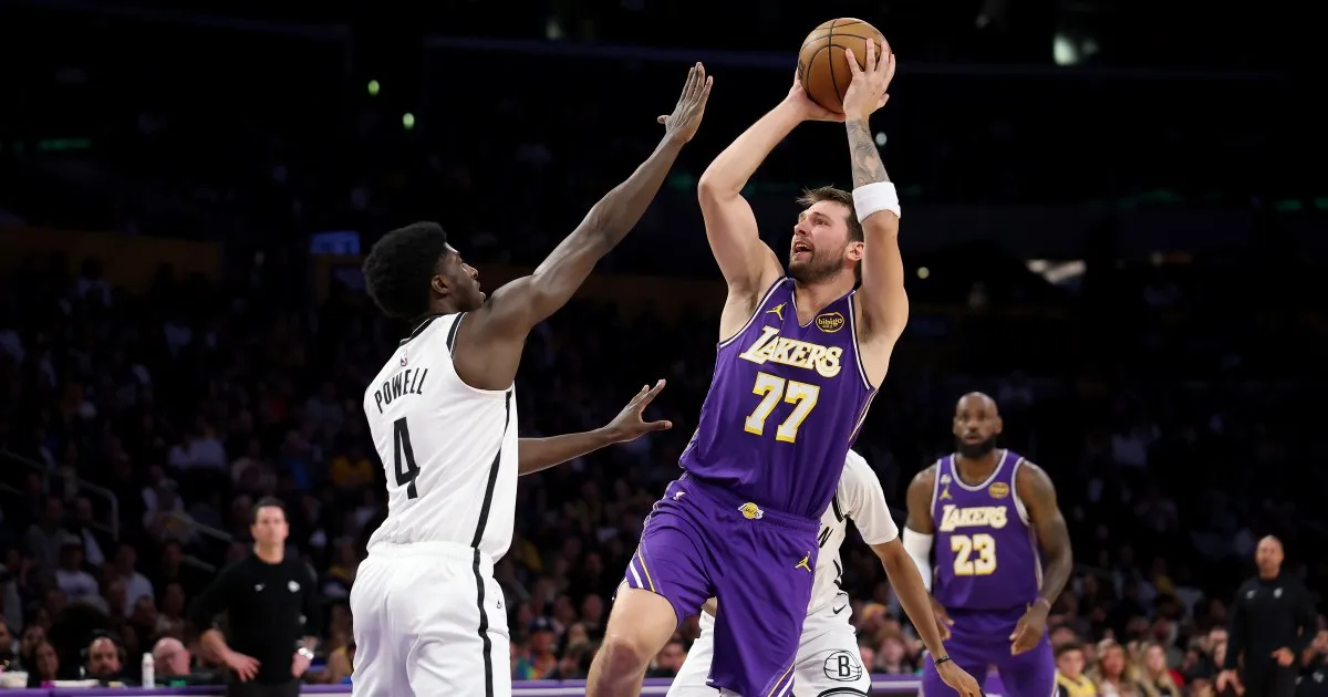 Doncic rischia una partita di squalifica dopo un fallo tecnico nella vittoria dei Lakers contro i Nets