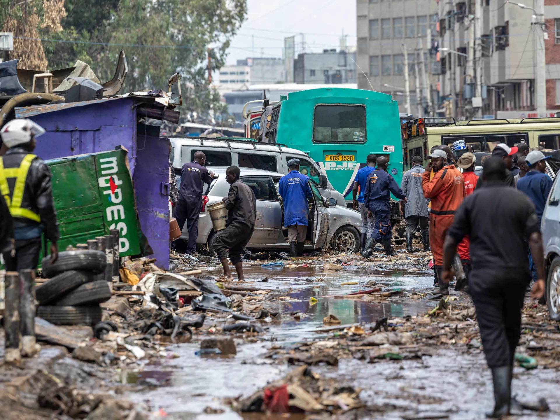 Almeno 42 persone uccise nei giorni di alluvioni in tutto il Kenya