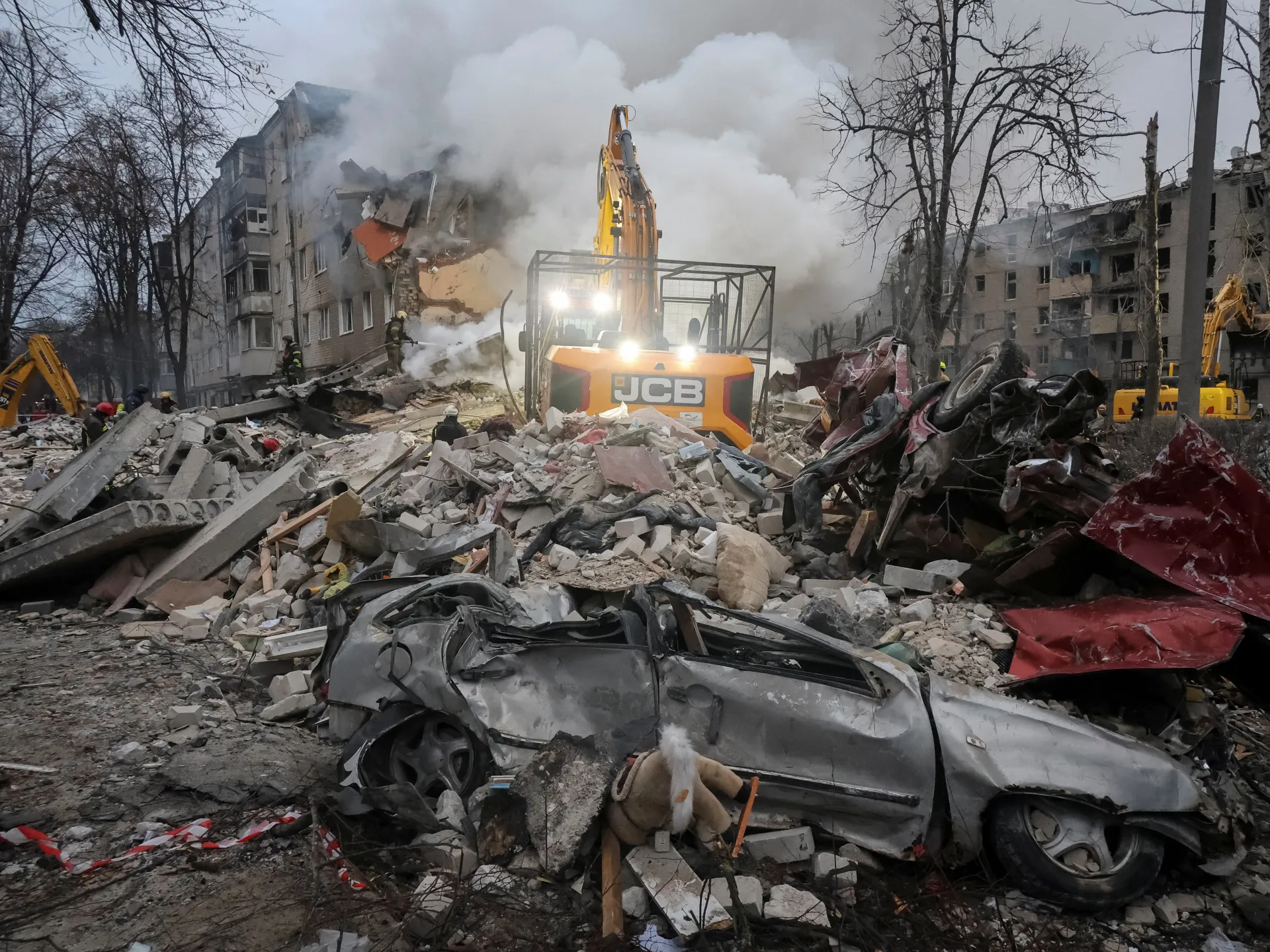 La Russia uccide 10 persone in un attacco in Ucraina, compresi bambini, con un nuovo missile