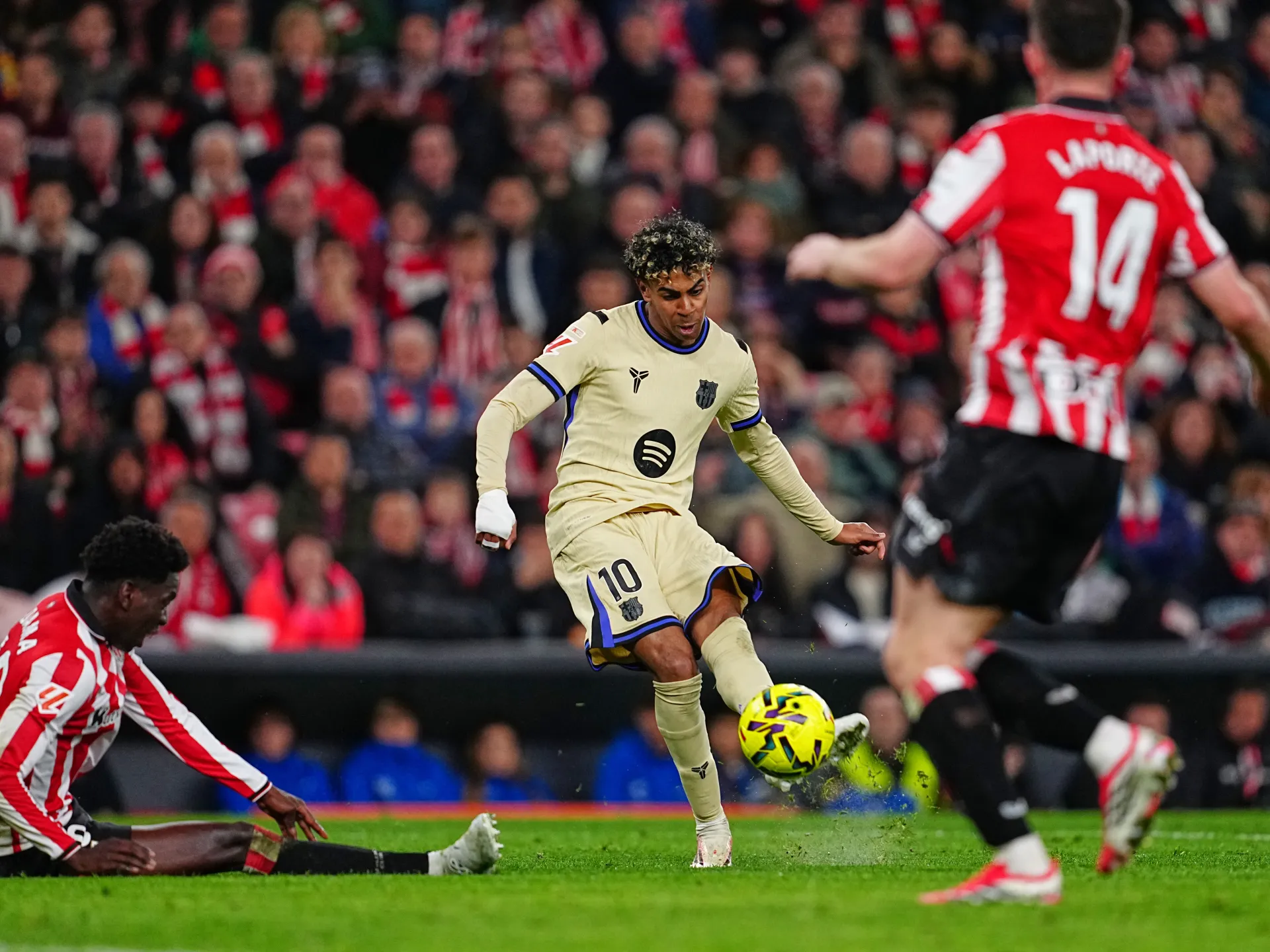 Lamine Yamal regala al Barcellona una combattuta vittoria per 1-0 in casa dell'Athletic Bilbao