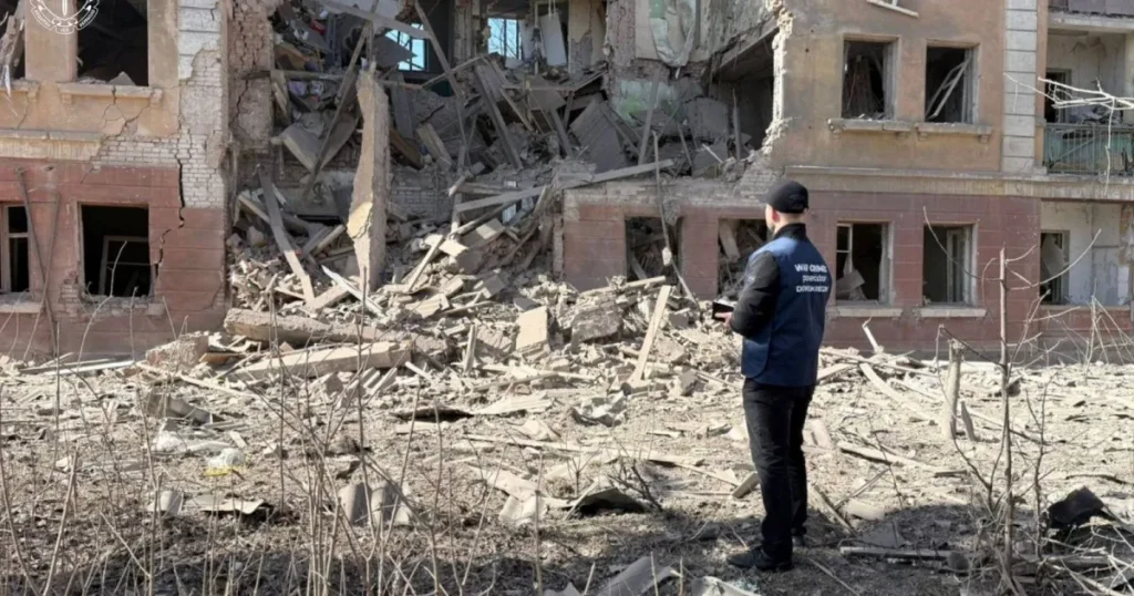 L'attacco russo uccide quattro persone a Sloviansk in Ucraina mentre entrambe le parti rivendicano vantaggi