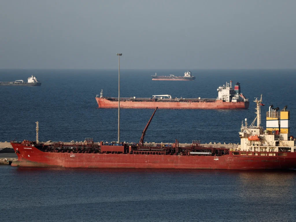 Stretto di Hormuz: alle navi di quali paesi l'Iran ha consentito un passaggio sicuro?