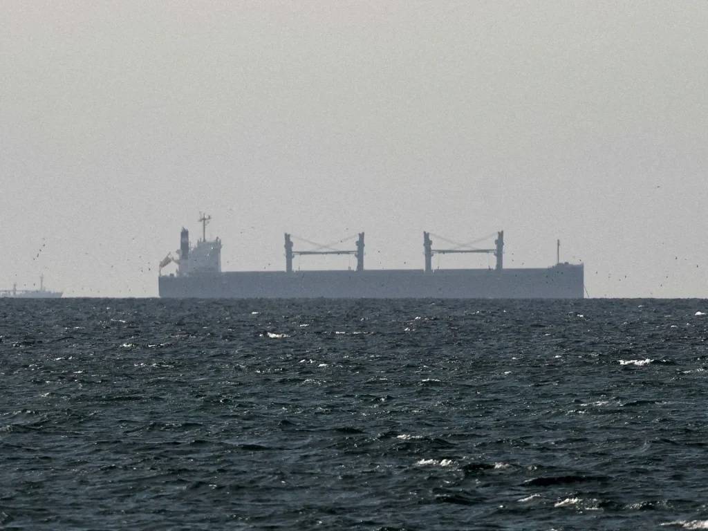 L’Iran afferma che le navi irachene possono attraversare lo Stretto di Hormuz man mano che i transiti aumentano