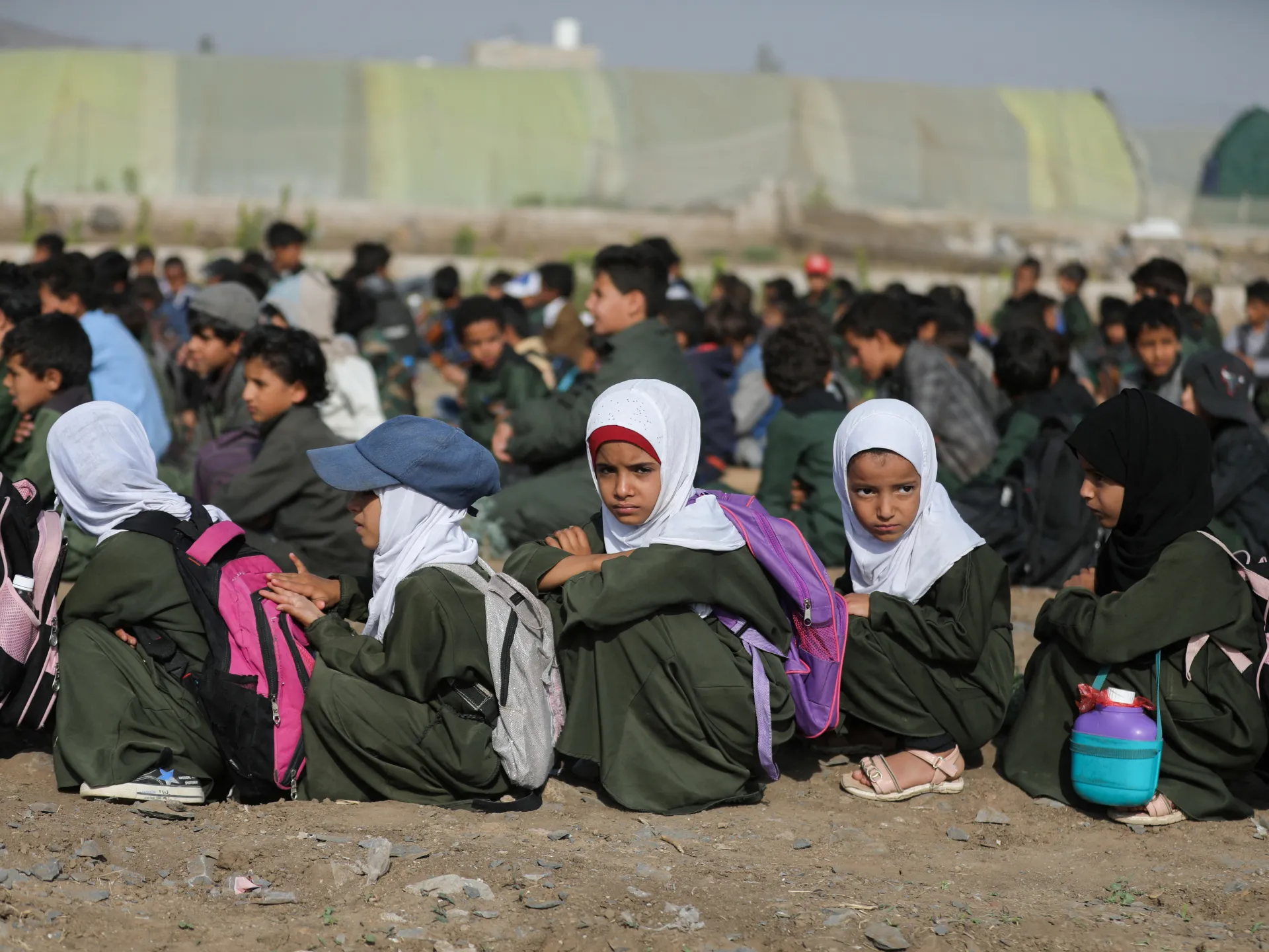 Gli insegnanti dello Yemen sono sull'orlo del baratro a causa del crollo degli stipendi