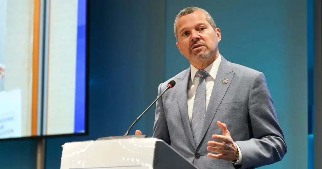 L’Iran non deve addebitare pedaggi nello Stretto di Hormuz, afferma il capo marittimo delle Nazioni Unite