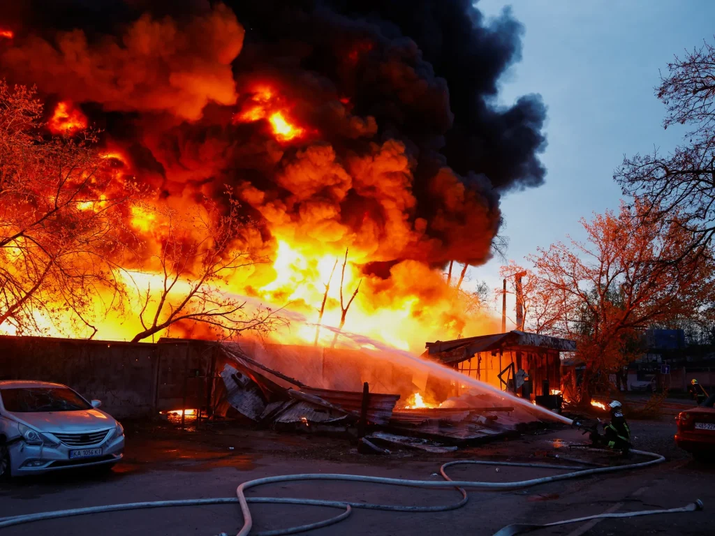 Gli attacchi russi all'Ucraina ne uccidono tre, compreso un bambino di 12 anni